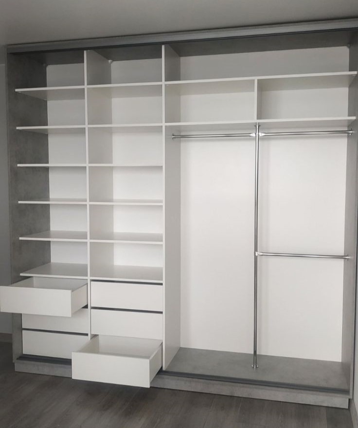 Шкаф купе серый. Фото 2